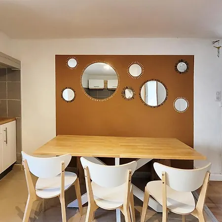 Maison Pierres Bois Feuilles